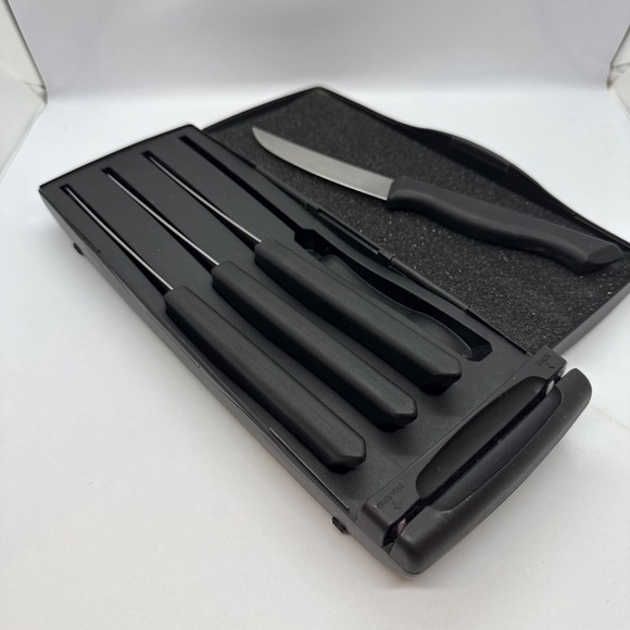 Pampered Chef Steak Knife Set of 4 w/ Plastic Case & Built In Sharpener. - Picture 1 of 7